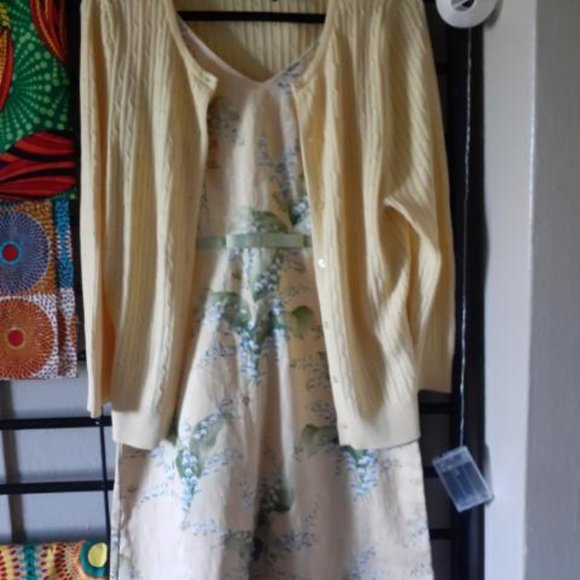 Size 6 yellow dress - Picture 3 of 3